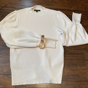 BANANA REPUBLIC WHITE PUFF SWEATER